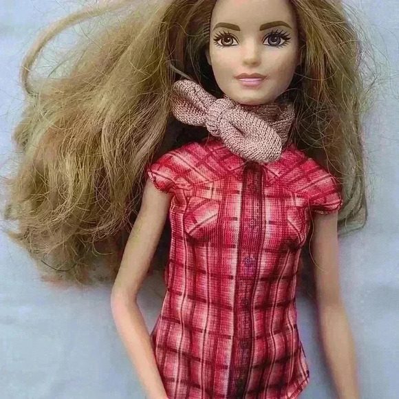 Barbie doll with boots - Picture 15 of 16